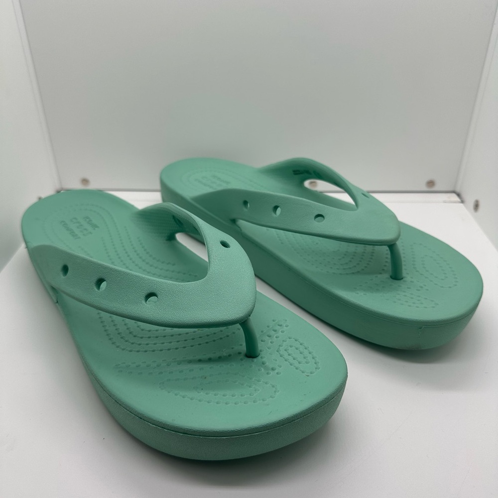 Crocs Classic Platform Flip Flop Sandals Jade Stone Size W10